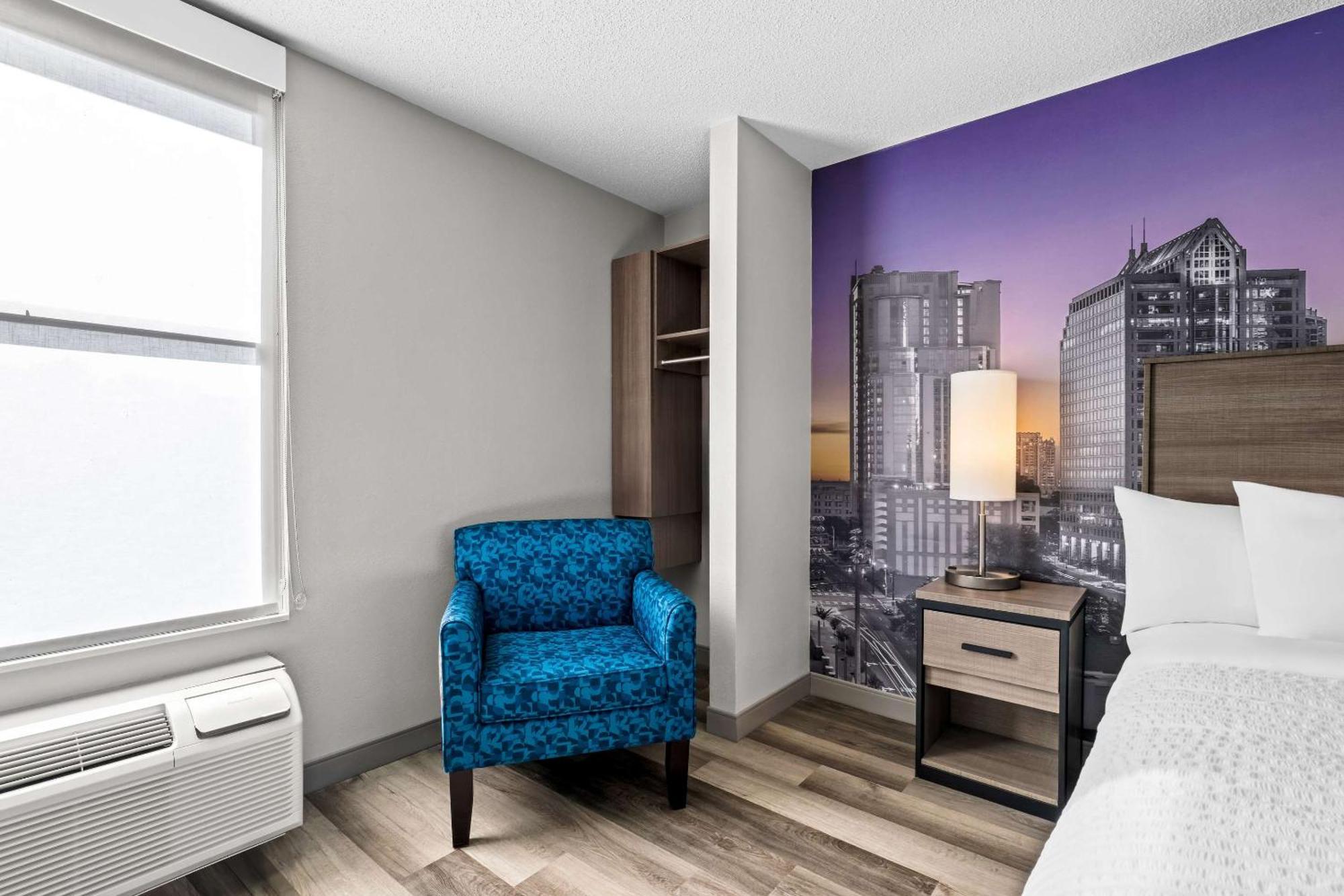 Hotel Clarion Pointe à Archdale Extérieur photo