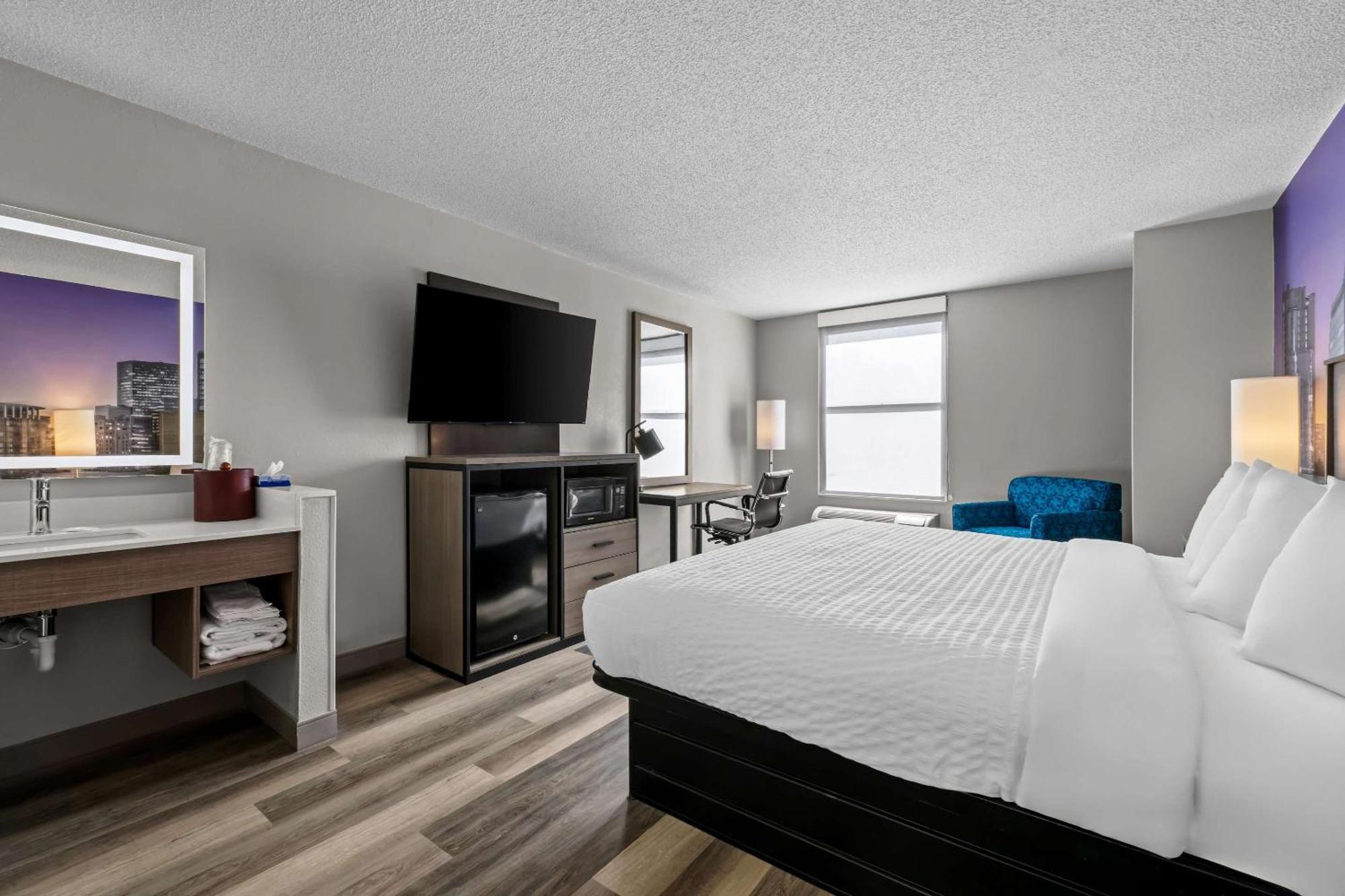 Hotel Clarion Pointe à Archdale Extérieur photo