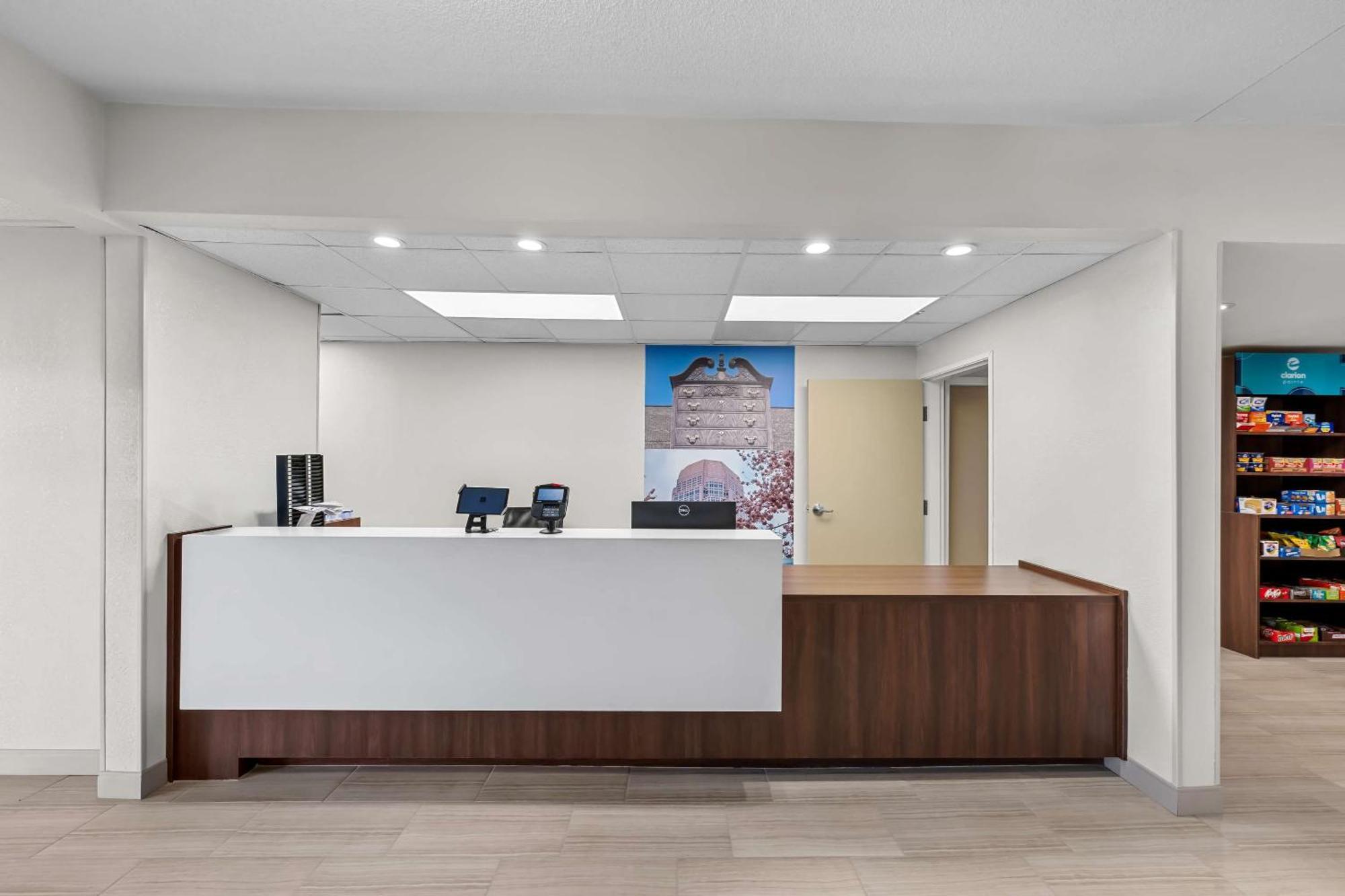 Hotel Clarion Pointe à Archdale Extérieur photo