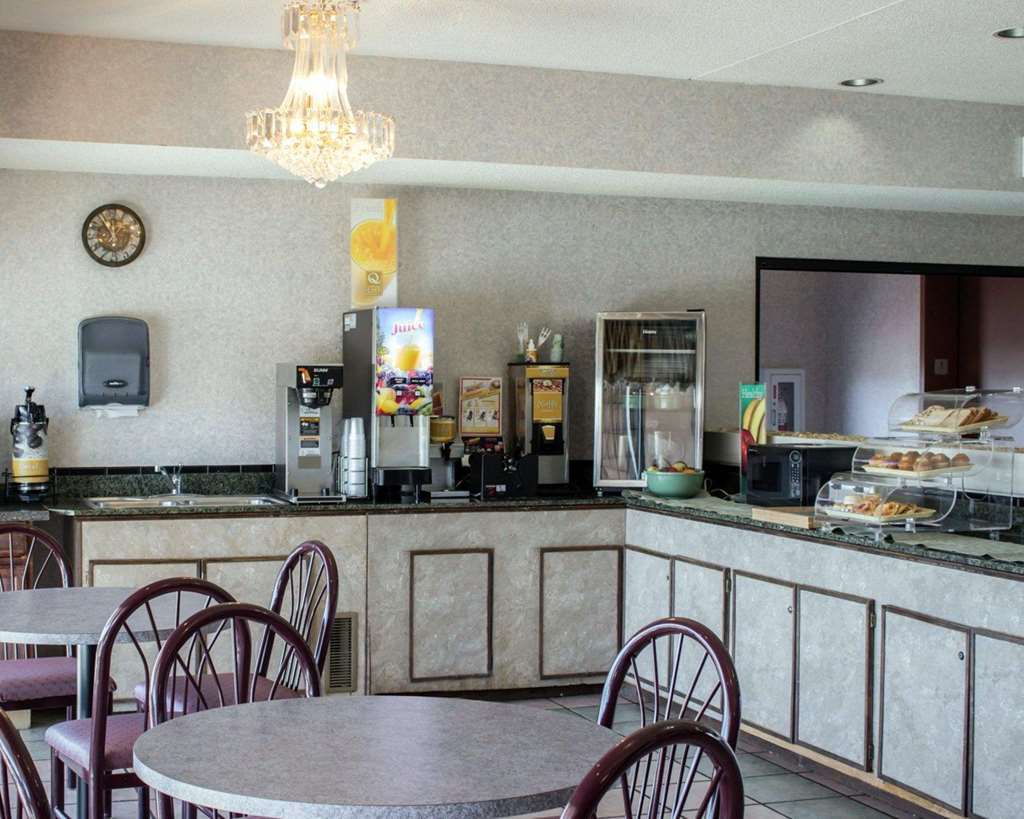Hotel Clarion Pointe à Archdale Restaurant photo